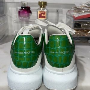 Alexander McQueens ❗️PRICE FIRM❗️